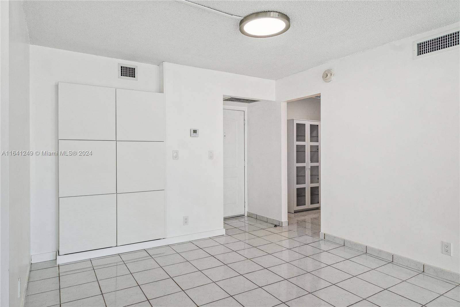 Sunny Isles Beach, FL 33160,100 Bayview Dr #629