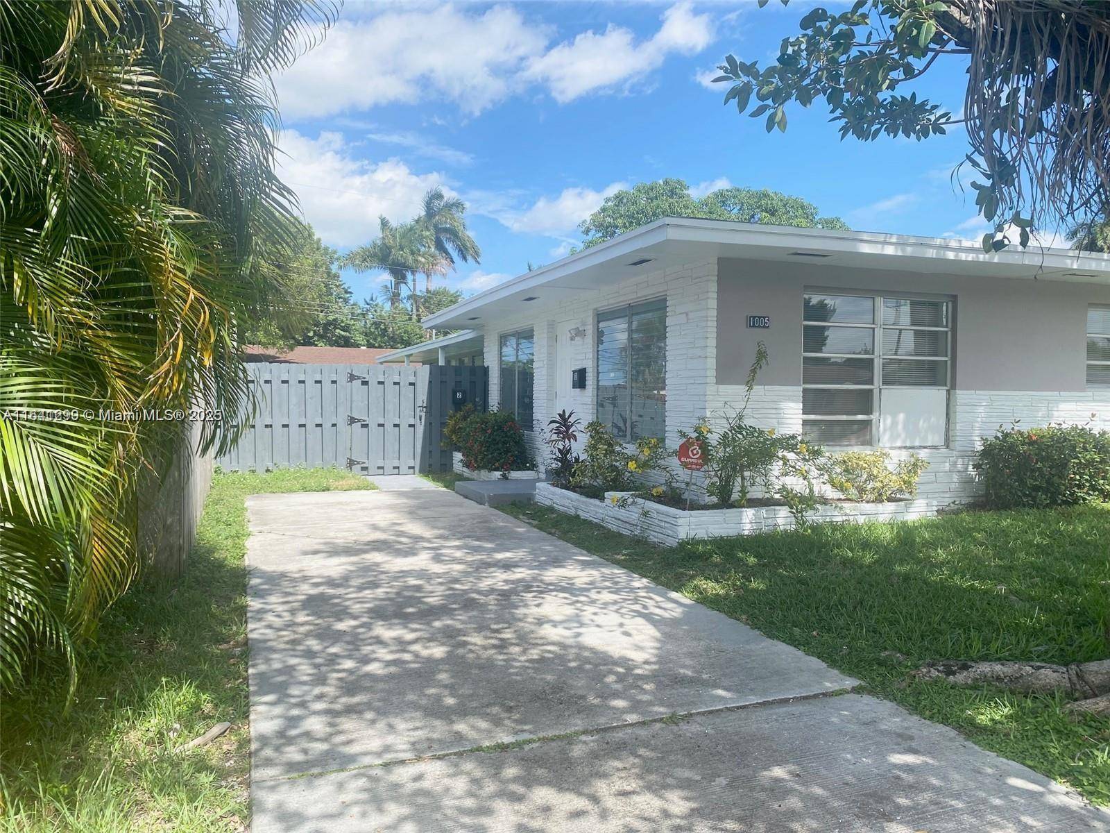 Hallandale Beach, FL 33009,1005 NE 2nd St