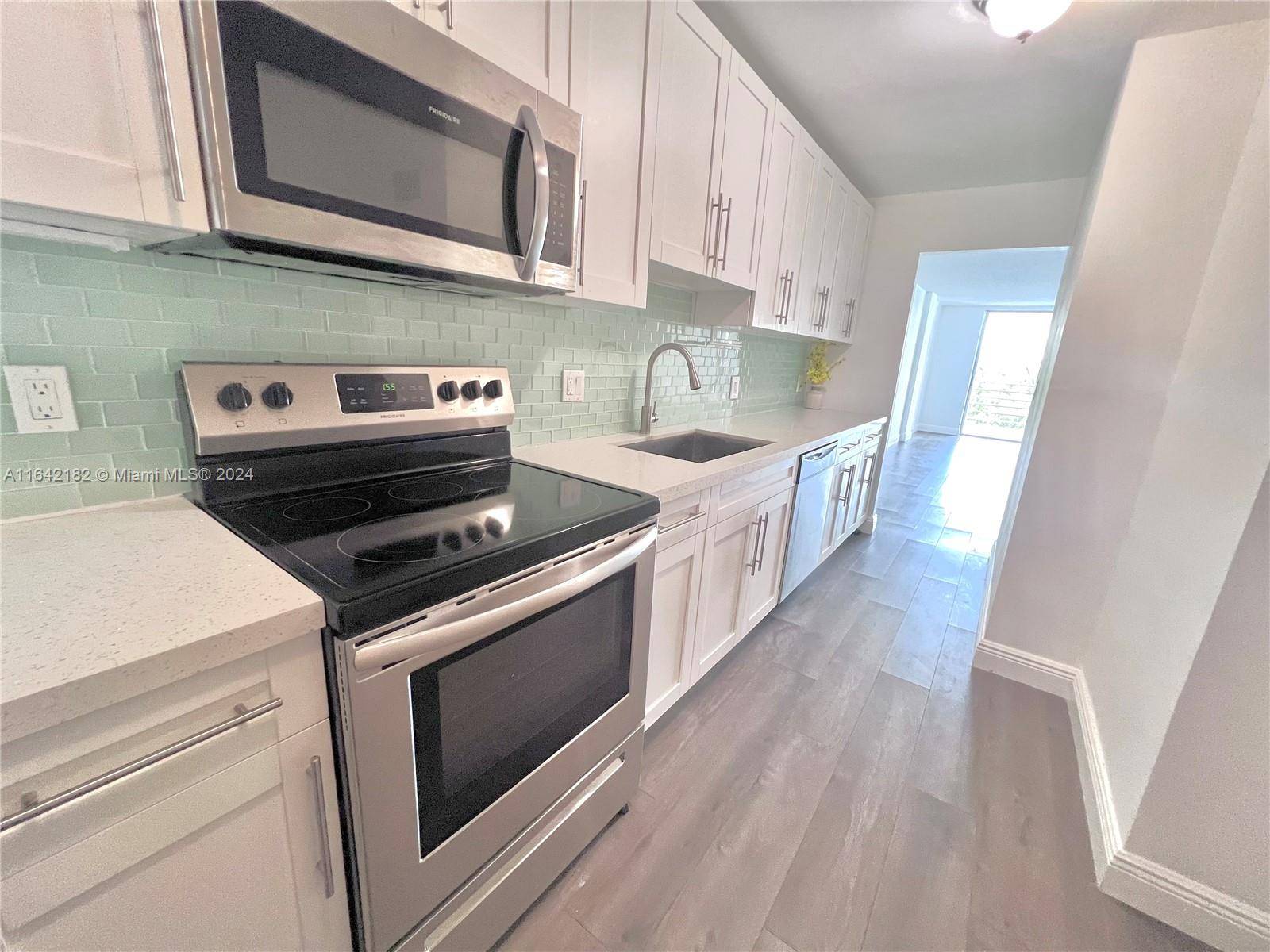 North Miami Beach, FL 33160,3660 NE 166th St #409
