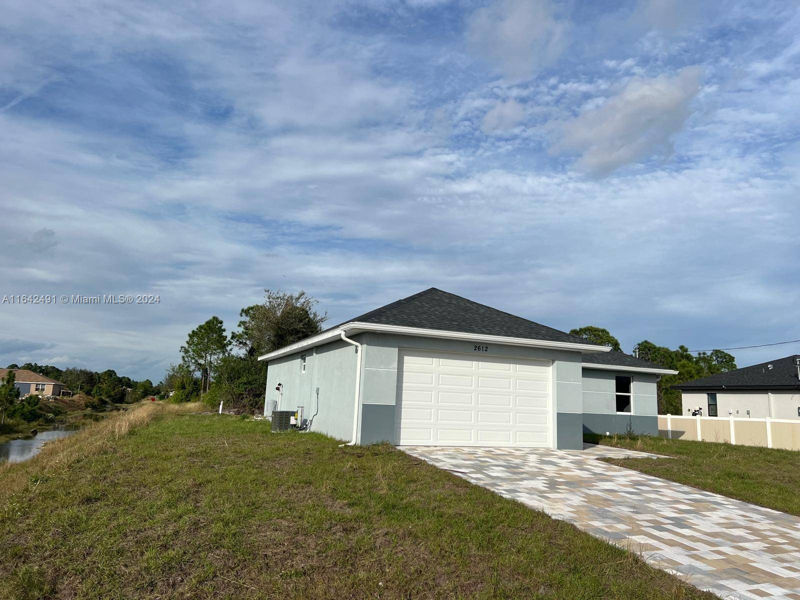 Lehigh Acres, FL 33976,2927 SW 19TH ST SW