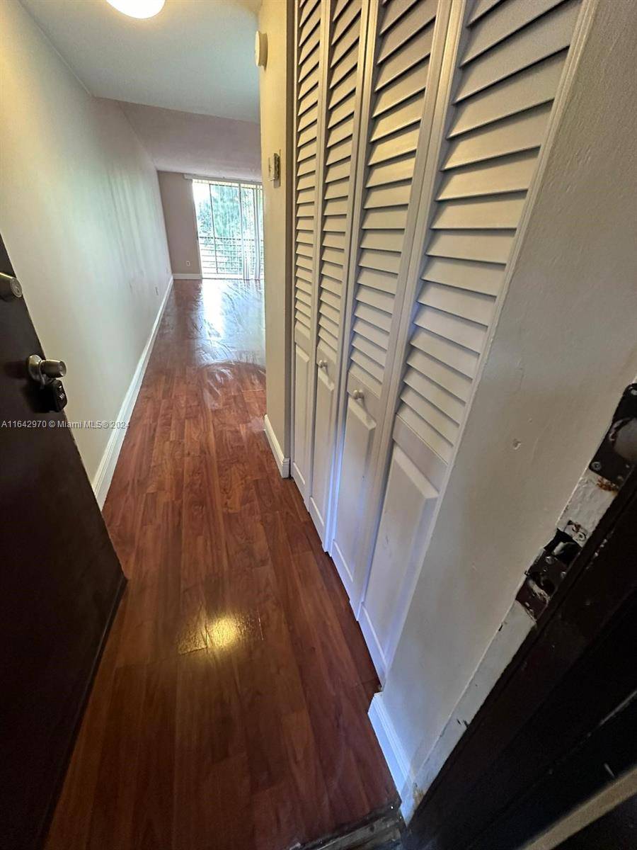 Miramar, FL 33025,3390 Foxcroft Rd #C212