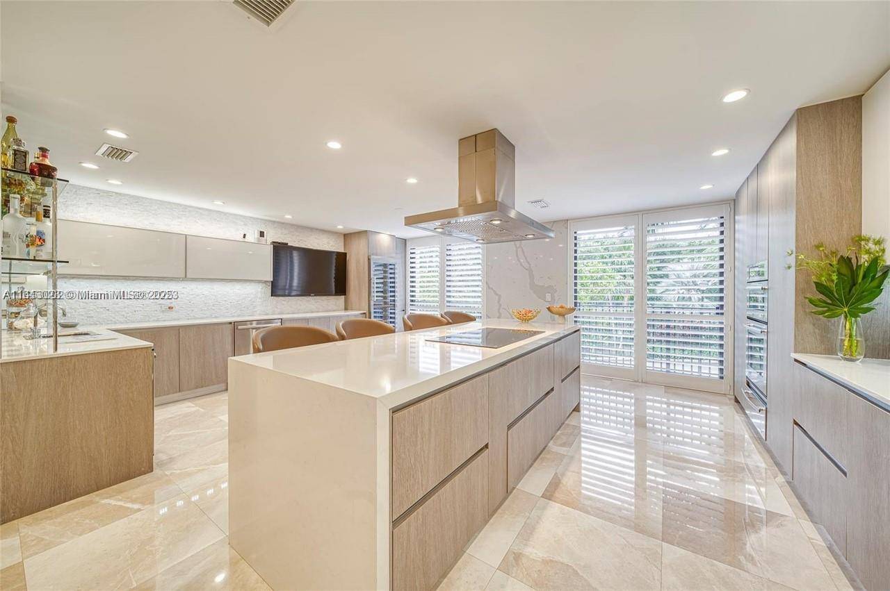 Palmetto Bay, FL 33157,6124 Paradise Point Dr #6124