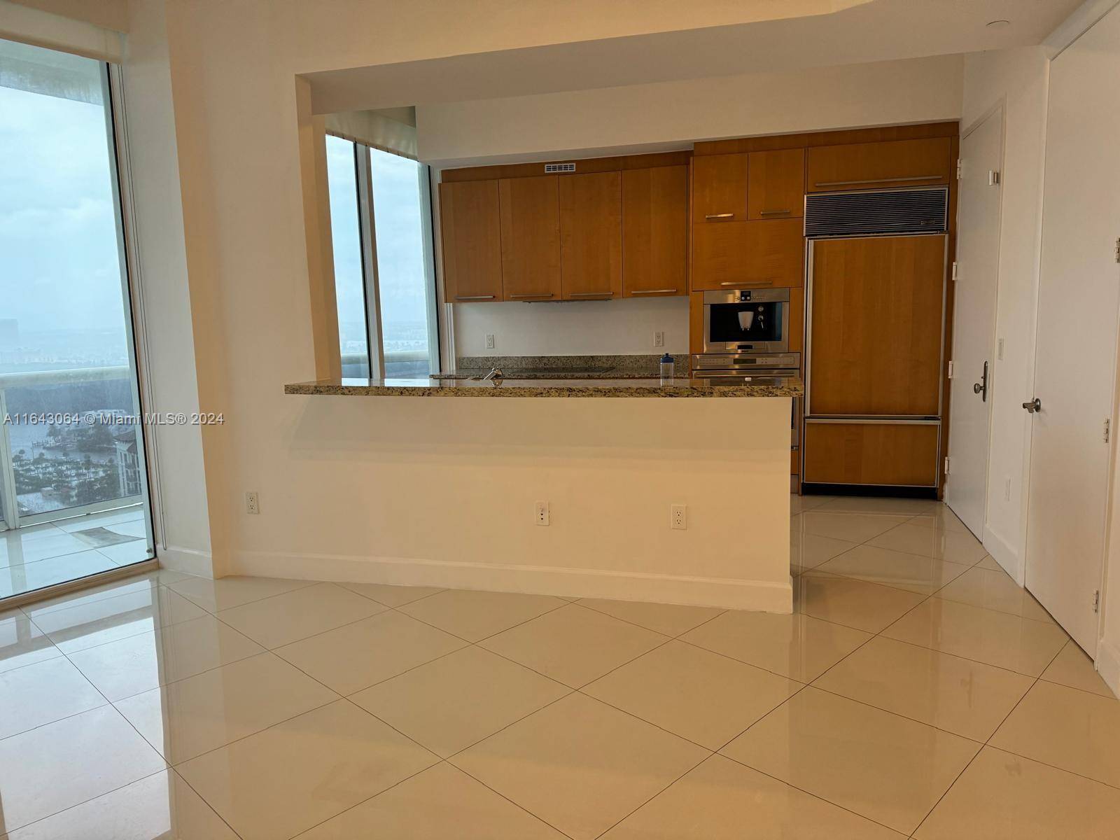 Sunny Isles Beach, FL 33160,15811 Collins Ave #2505