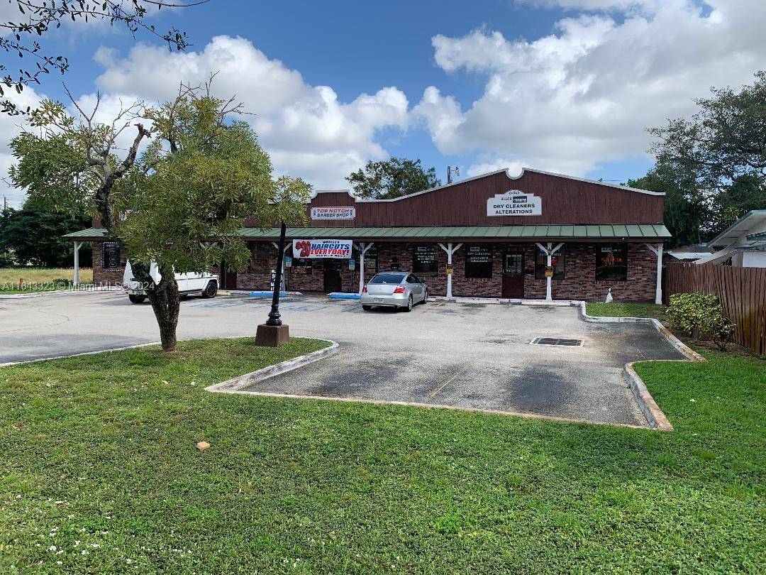 Davie, FL 33314,4264 SW 64th Ave