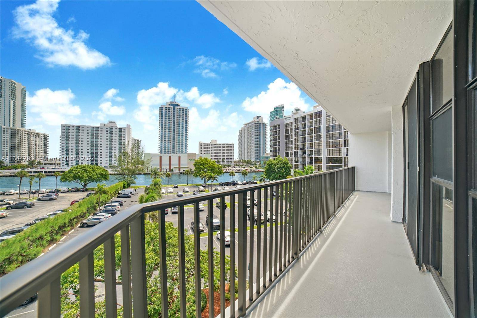 Hallandale Beach, FL 33009,600 Parkview Dr #510