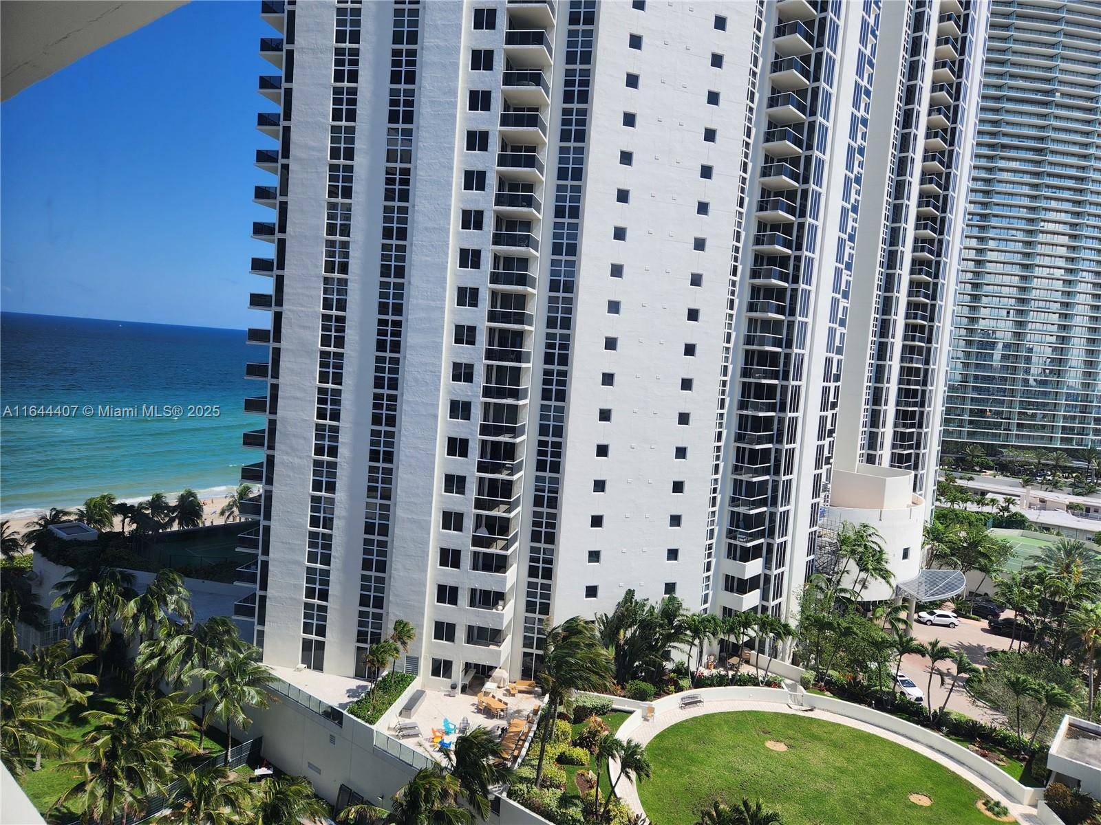 Sunny Isles Beach, FL 33160,19201 Collins Ave #1041