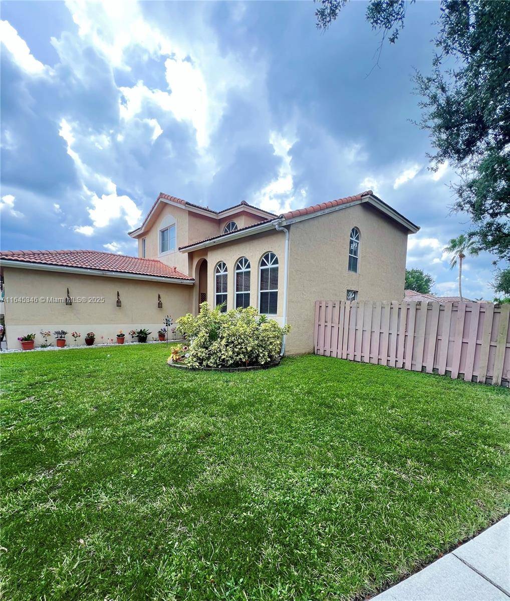 Davie, FL 33325,14422 N Royal Cove Cir