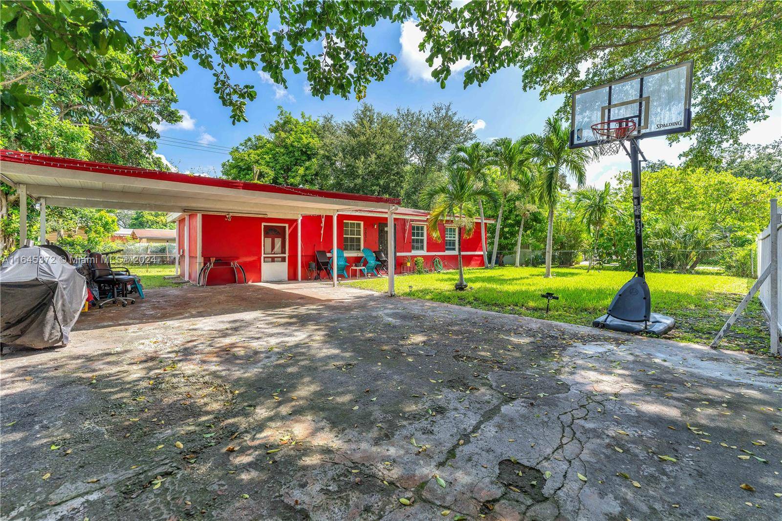 Miami Gardens, FL 33054,3031 NW 163rd St