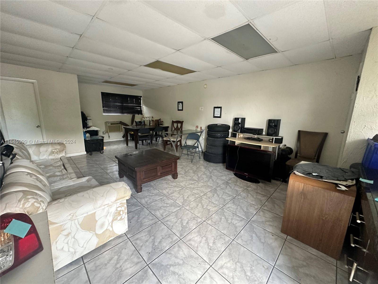 Hollywood, FL 33023,5981 Funston St #B5