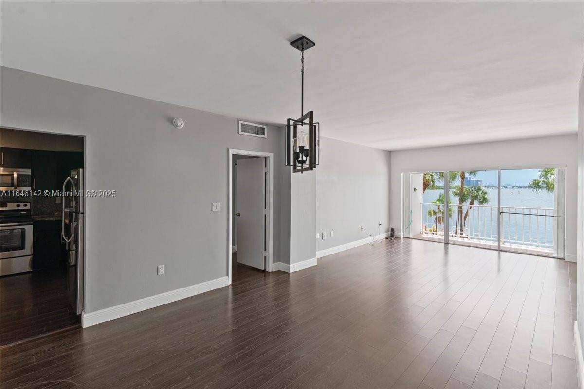 Sunny Isles Beach, FL 33160,500 Bayview Dr #228