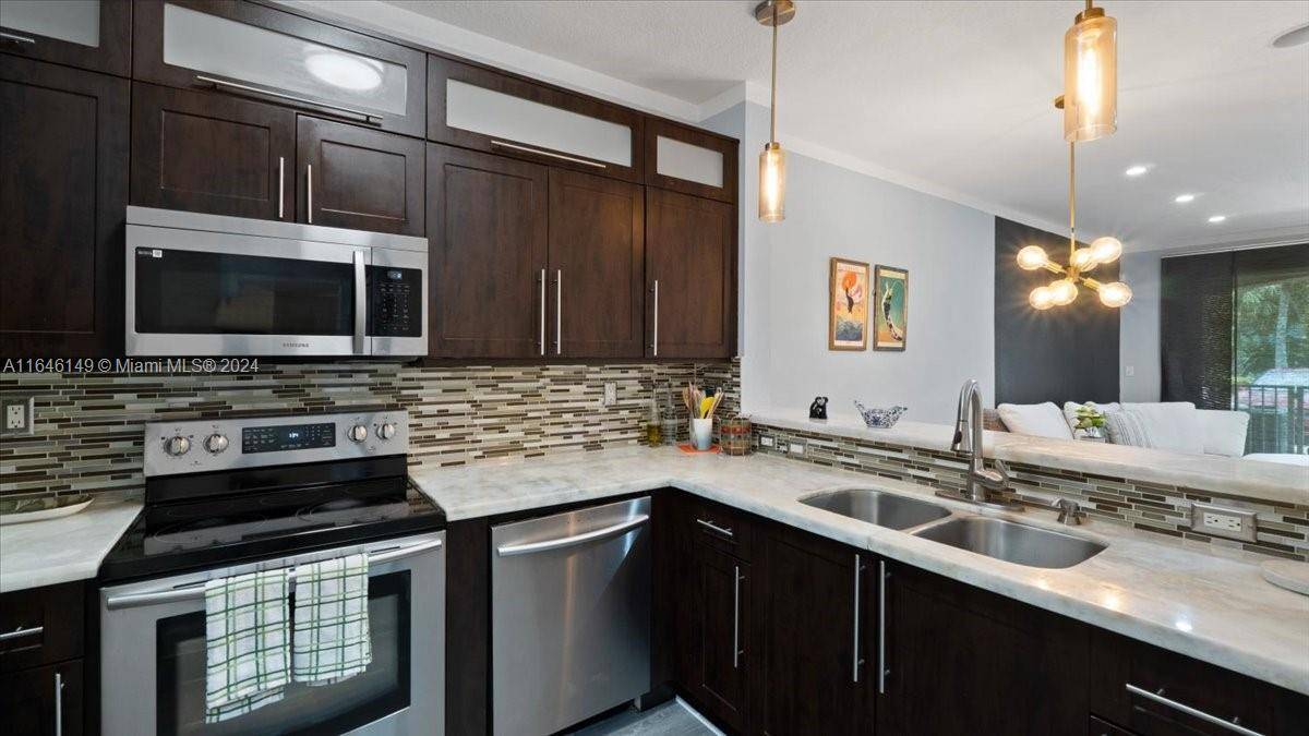 Hialeah, FL 33015,17800 NW 73rd Ave #102-21