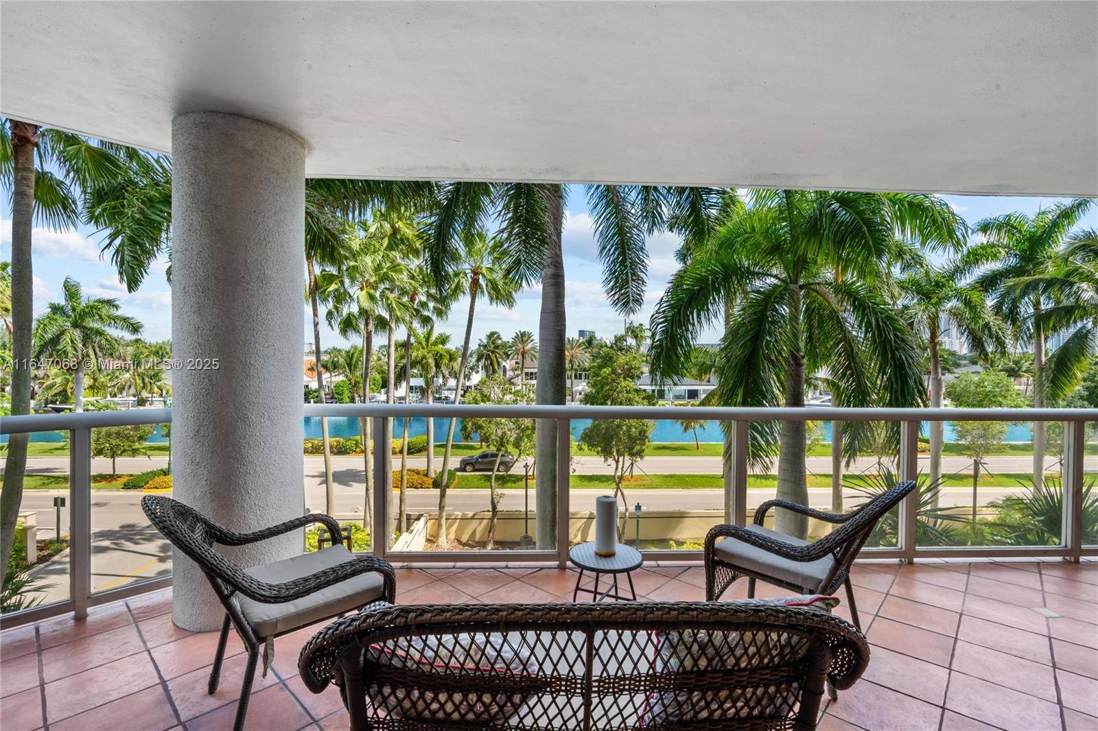 Aventura, FL 33180,3598 Yacht Club Dr #302