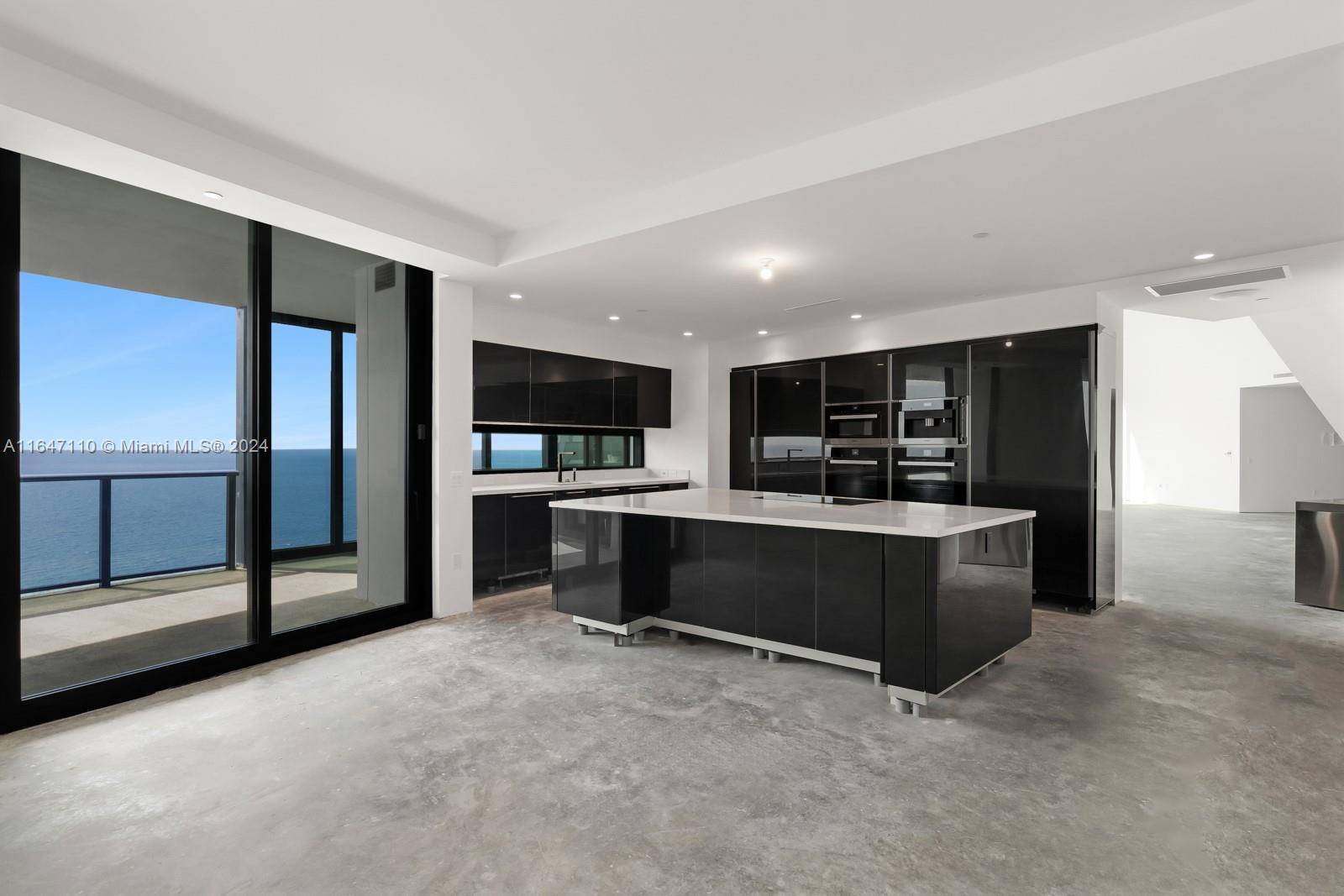 Sunny Isles Beach, FL 33160,18555 Collins Ave #4401