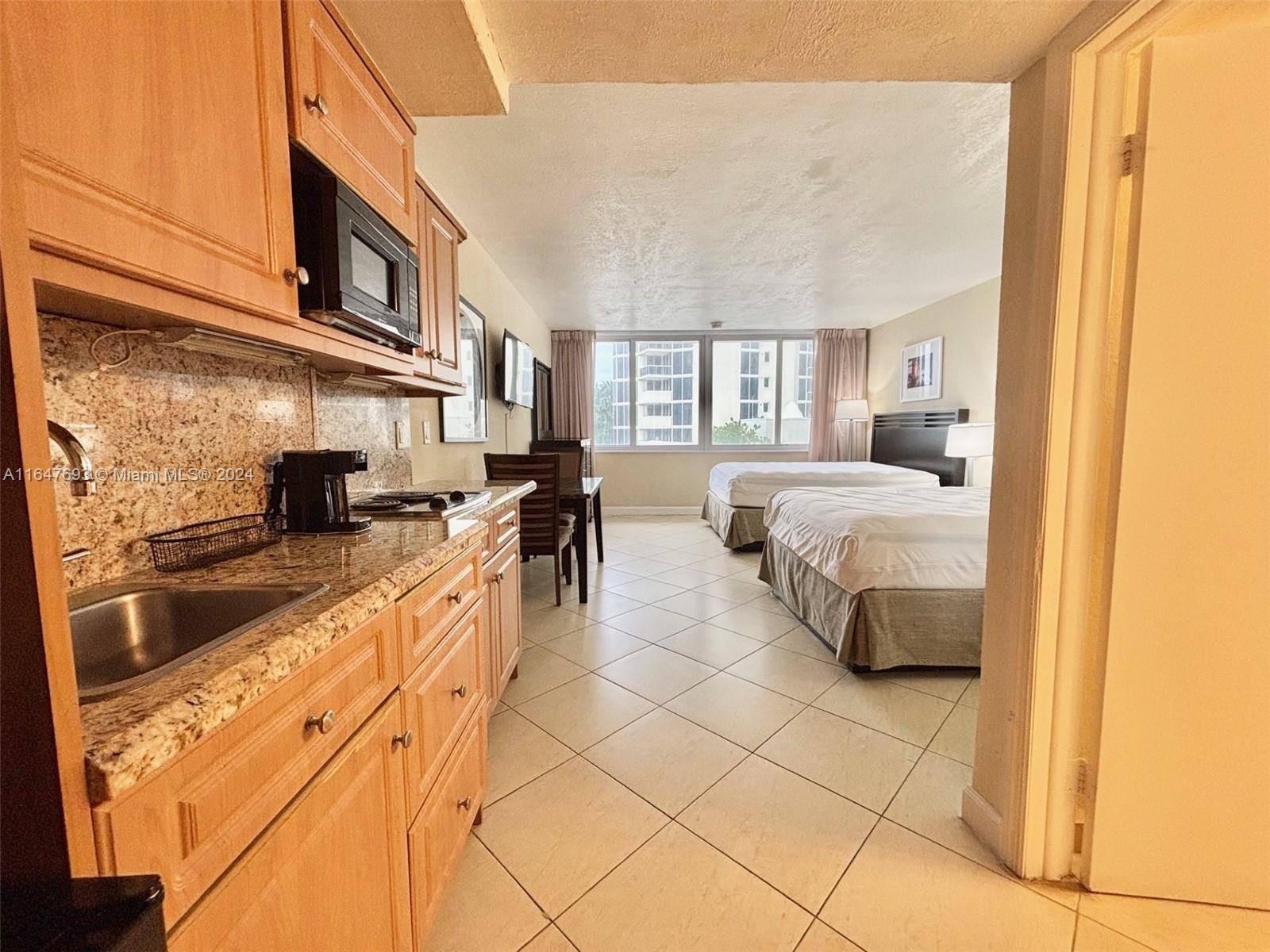 Sunny Isles Beach, FL 33160,19201 Collins Ave #128