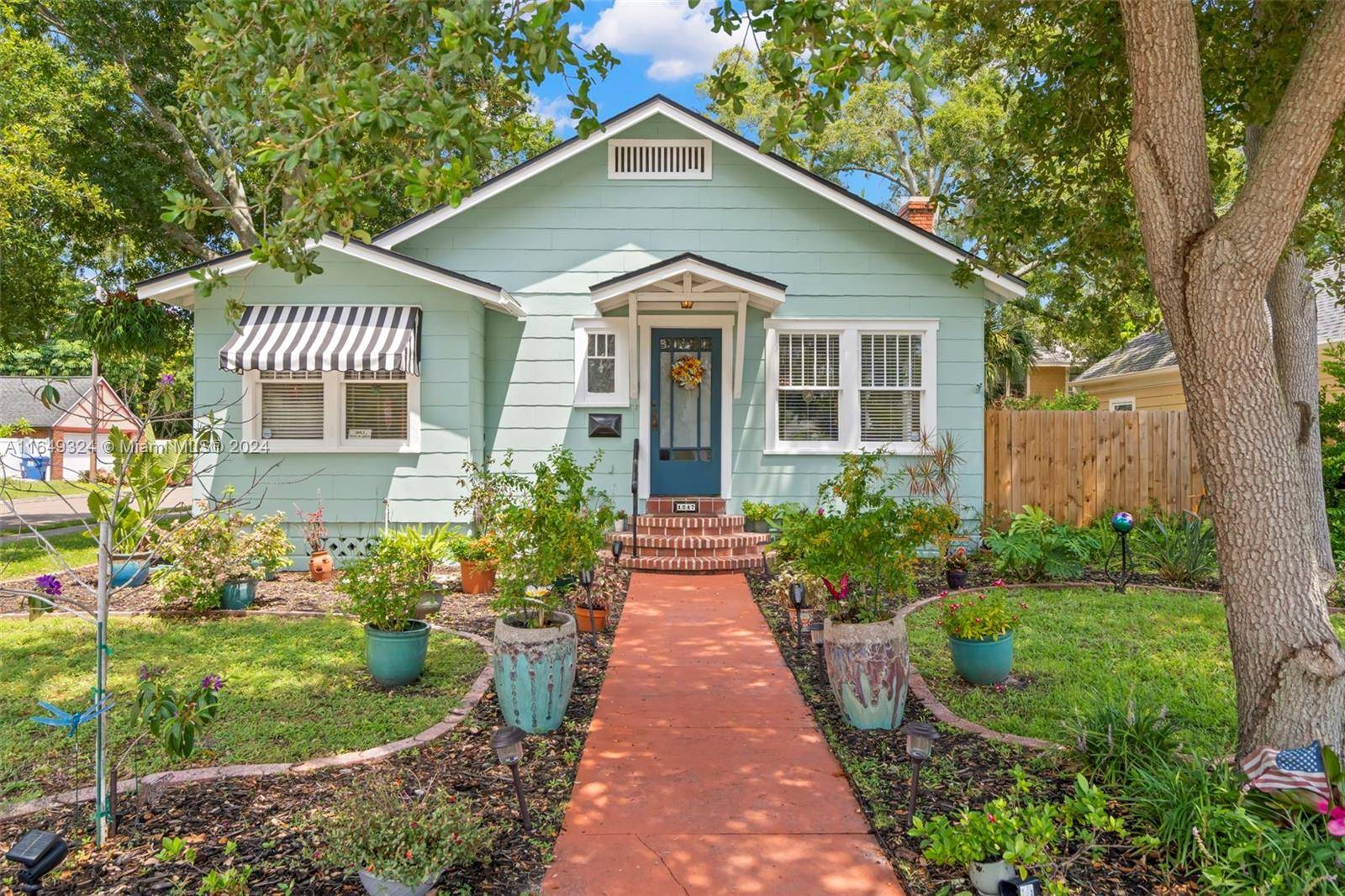 St Petersburg, FL 33705,1247 13 St N