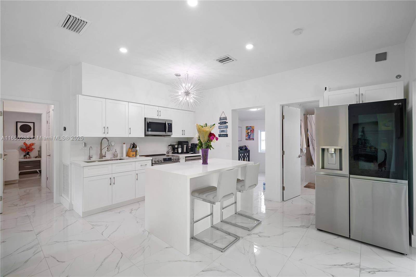 Hallandale Beach, FL 33009,925 NE 4th St