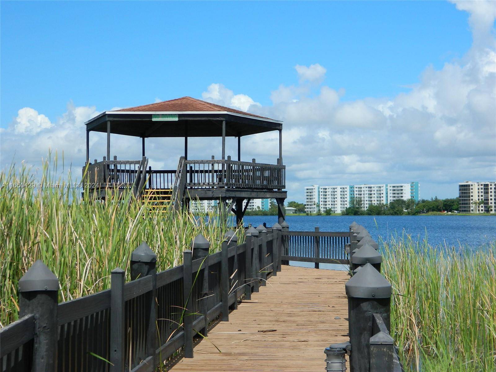 Oakland Park, FL 33309,105 Lake Emerald Dr #108