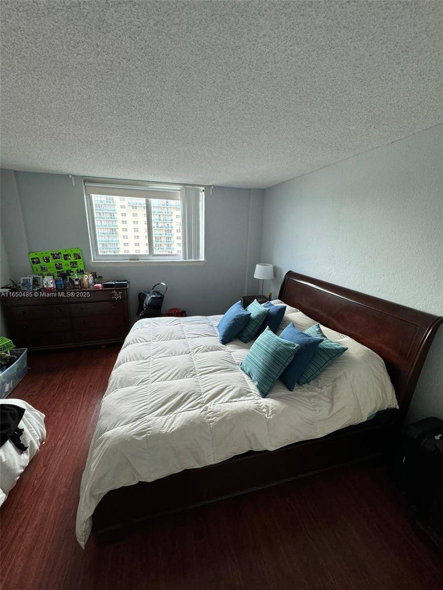 Sunny Isles Beach, FL 33160,19380 Collins Ave #1207