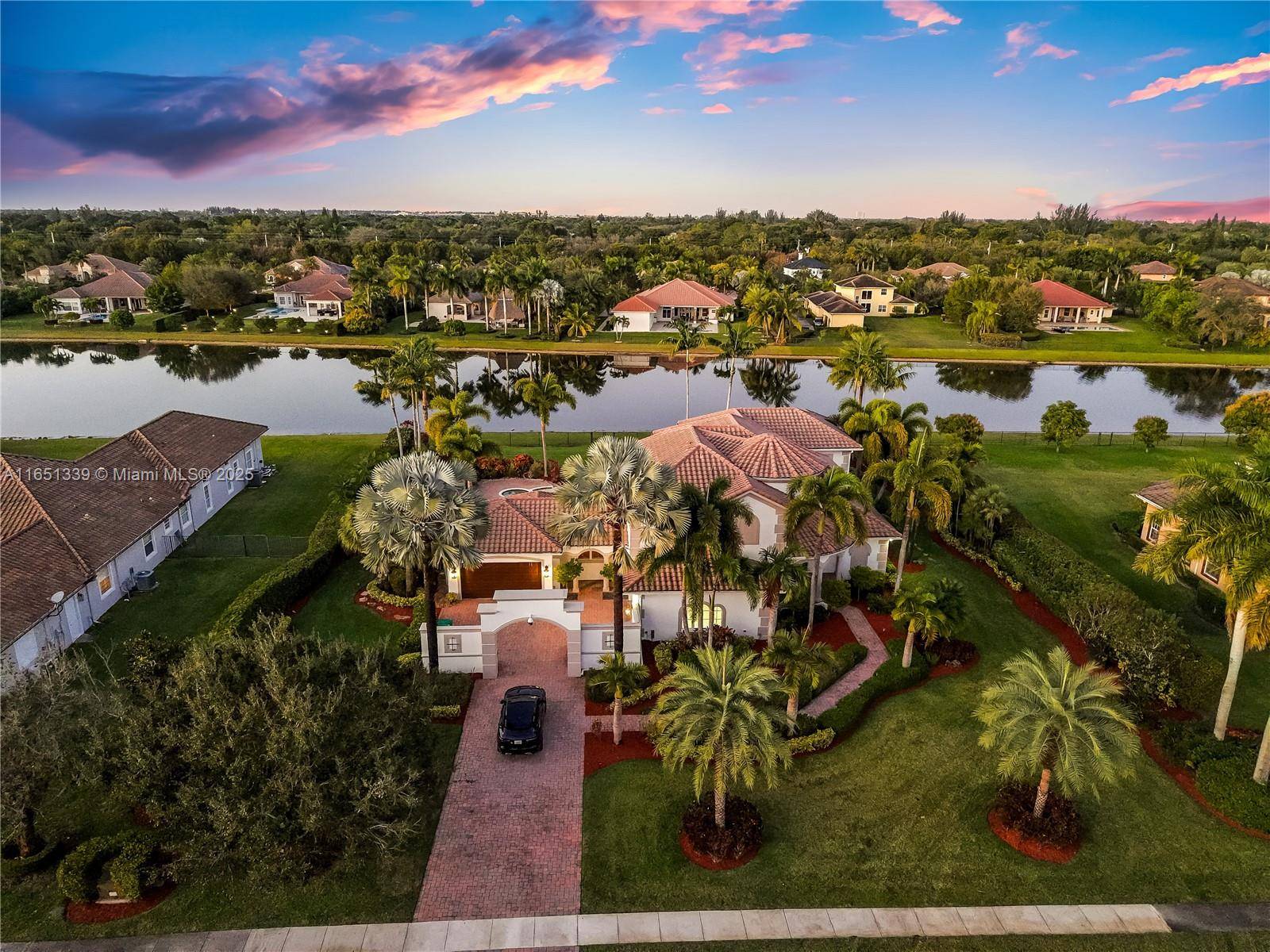 Davie, FL 33330,14403 S Jockey Cir S