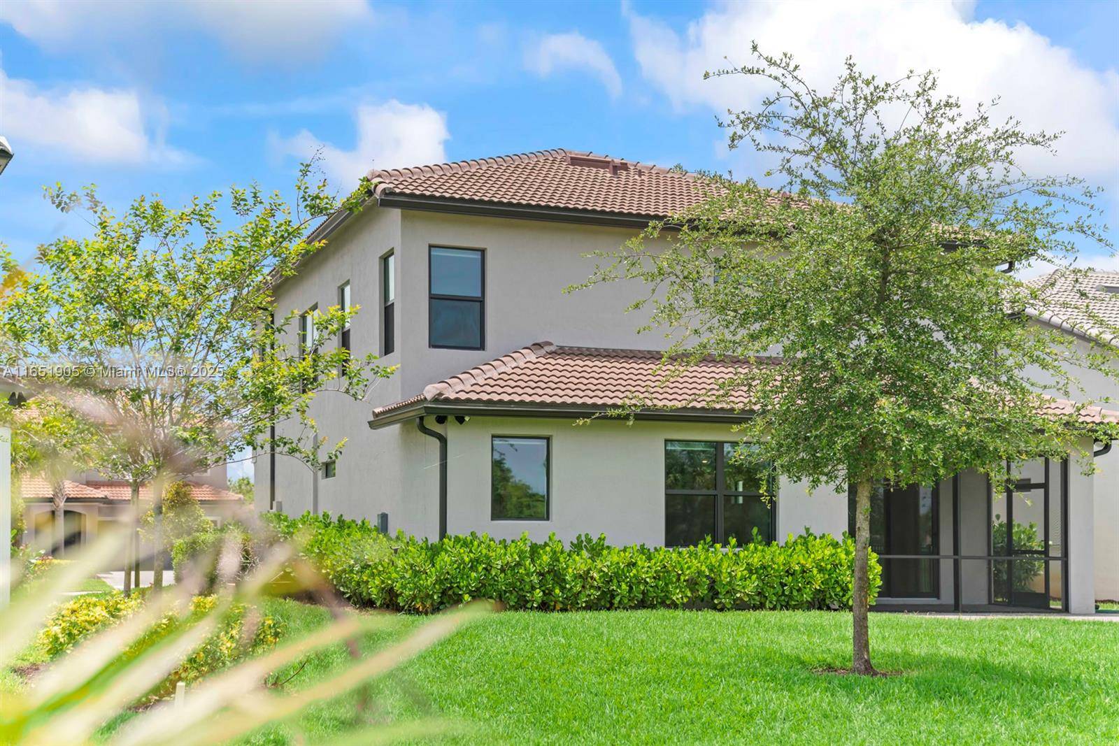 Tamarac, FL 33321,8123 NW 78th St