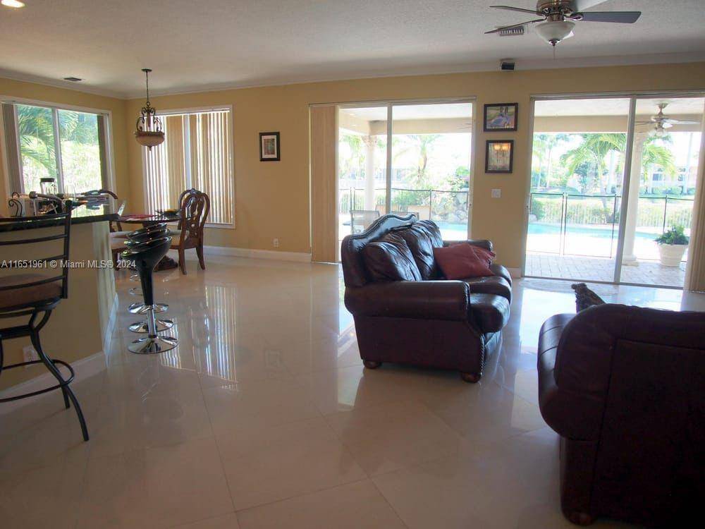 Coral Springs, FL 33067,5095 NW 57th Way