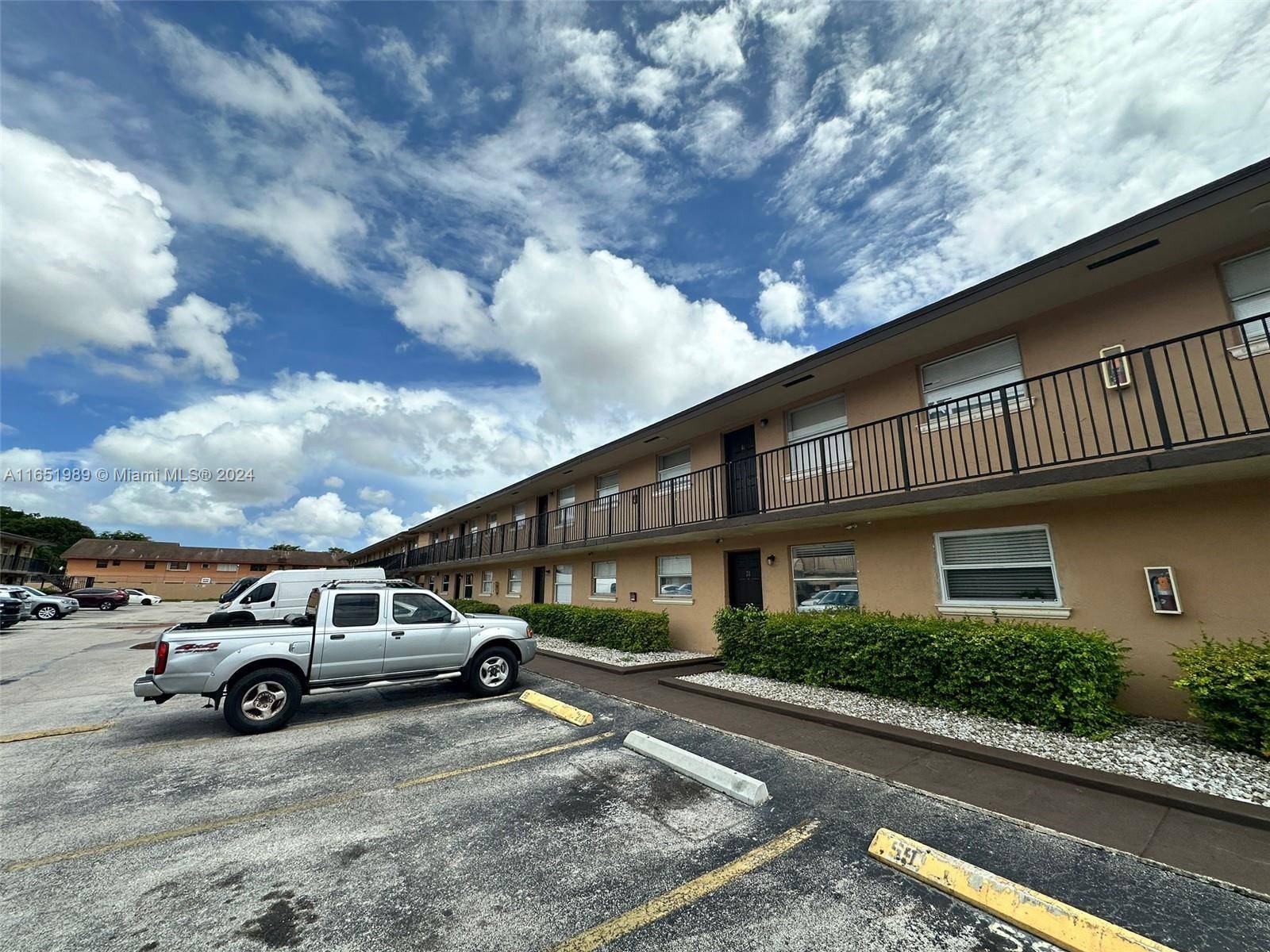 Hialeah, FL 33016,5461 W 24th Ave #61