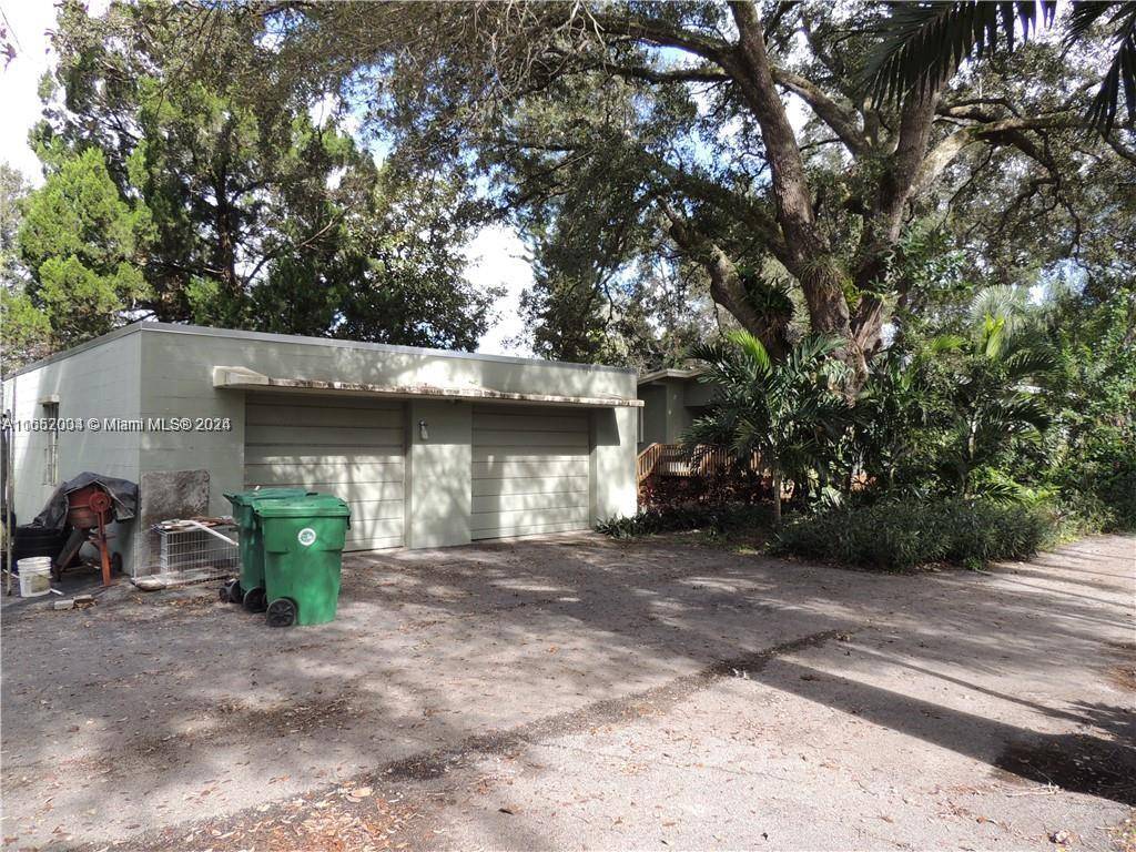 Davie, FL 33314,4801 SW 58th Ave