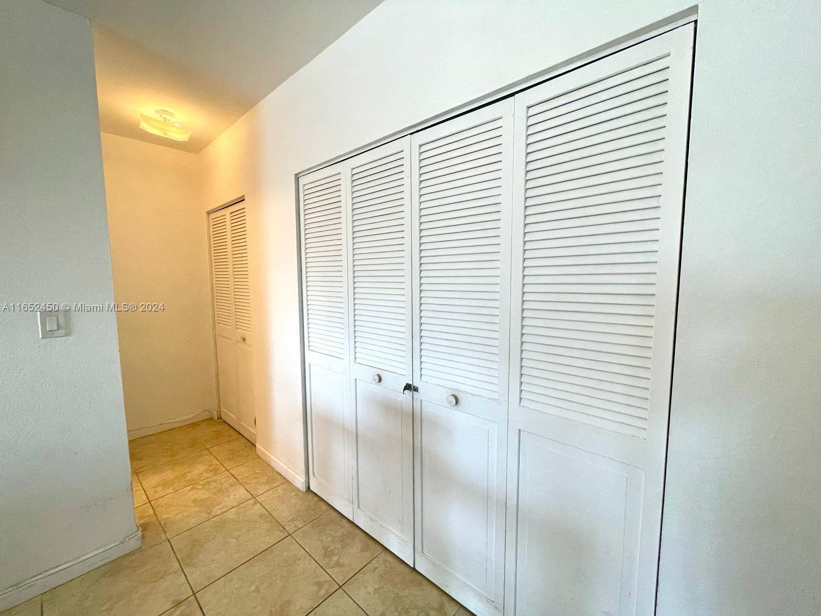 Sunny Isles Beach, FL 33160,500 Bayview Dr #527