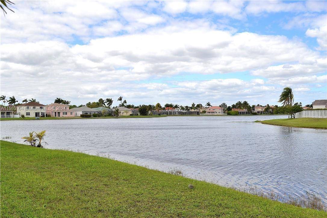 Weston, FL 33327,988 Savannah Falls Dr #0