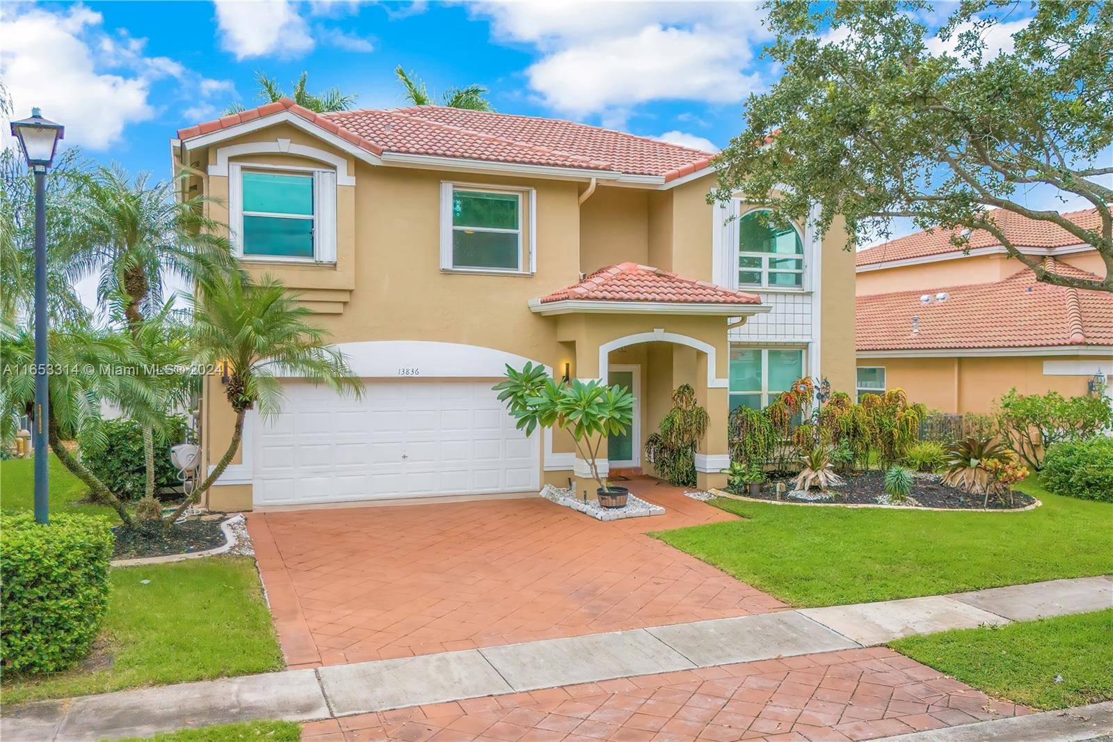 Sunrise, FL 33323,13836 NW 22nd St