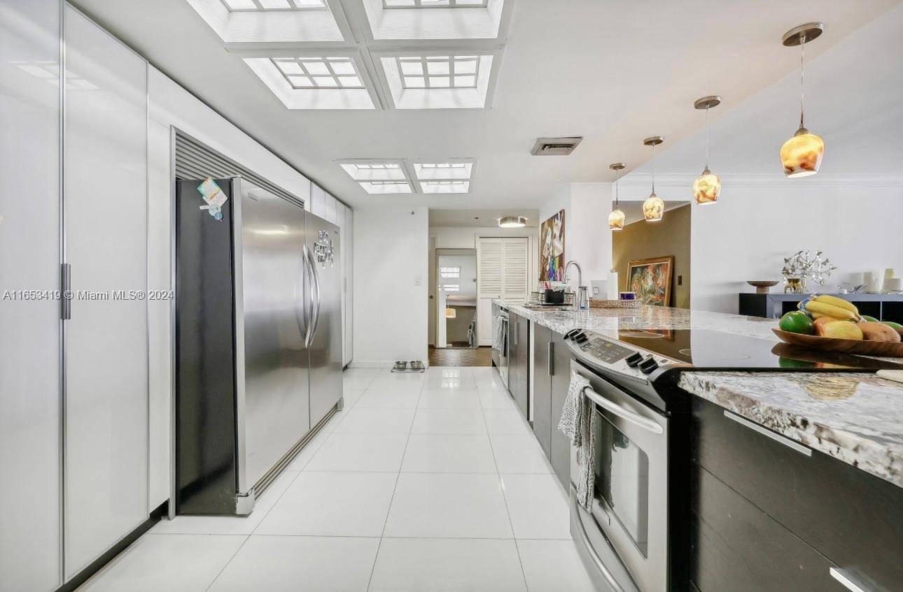 Bal Harbour, FL 33154,10205 Collins Ave #204