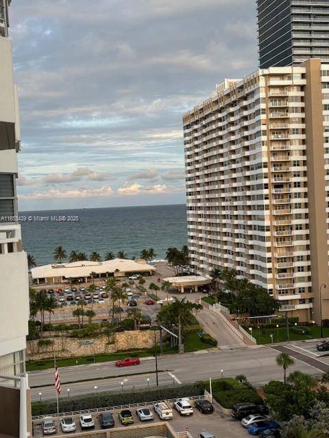 Hallandale Beach, FL 33009,1965 S Ocean Dr #11C