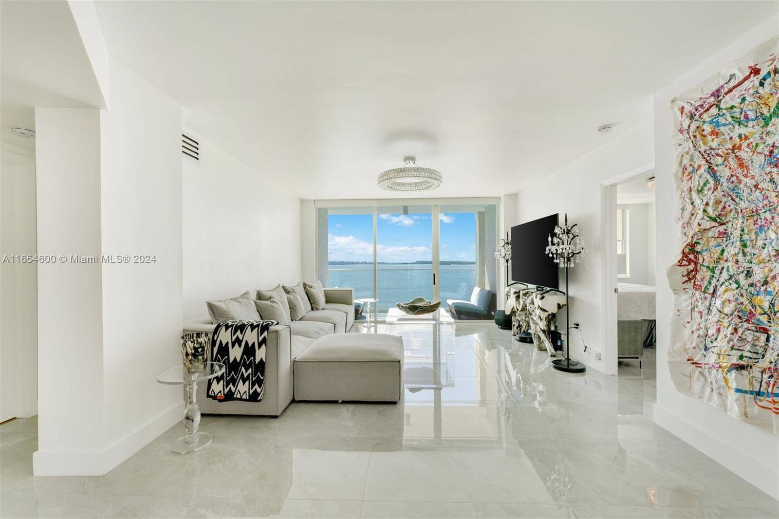 Miami, FL 33131,800 Claughton Island Dr #1002