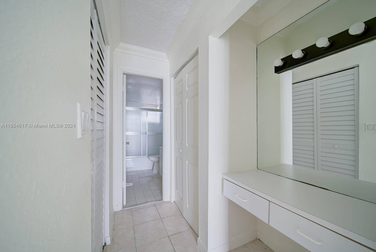 North Miami Beach, FL 33160,2903 N Miami Beach Blvd #1006