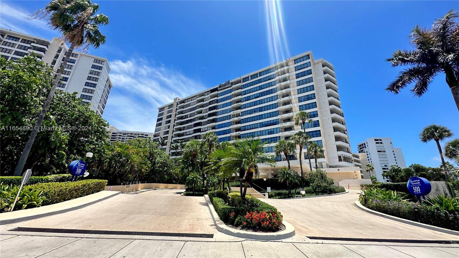 Hallandale Beach, FL 33009,500 Three Islands Blvd #816