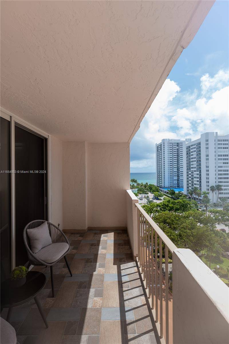 Hallandale Beach, FL 33009,1865 S Ocean Dr #9H