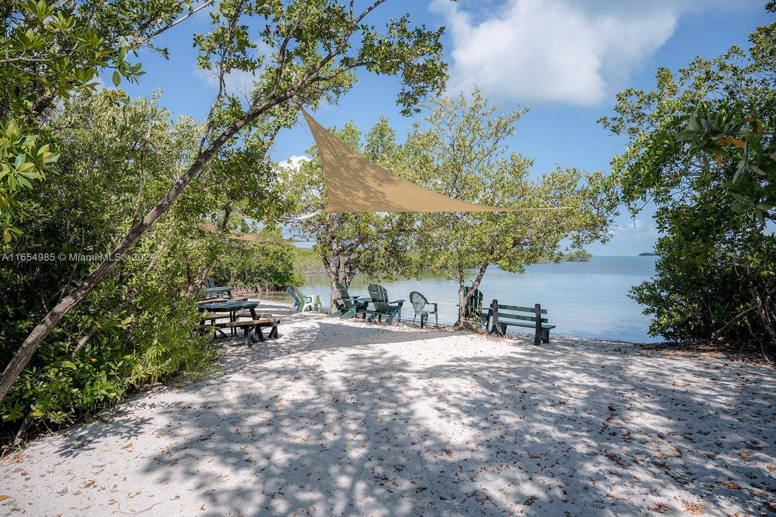 Key Largo, FL 33037,322 Bay View Ave