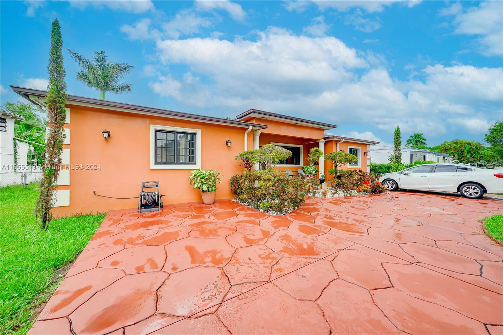 Miami, FL 33161,348 NE 118th St