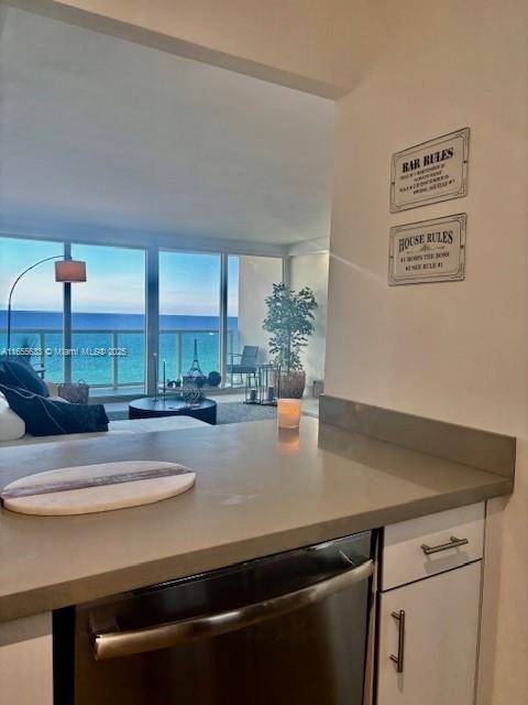 Sunny Isles Beach, FL 33160,100 Bayview Dr #1906