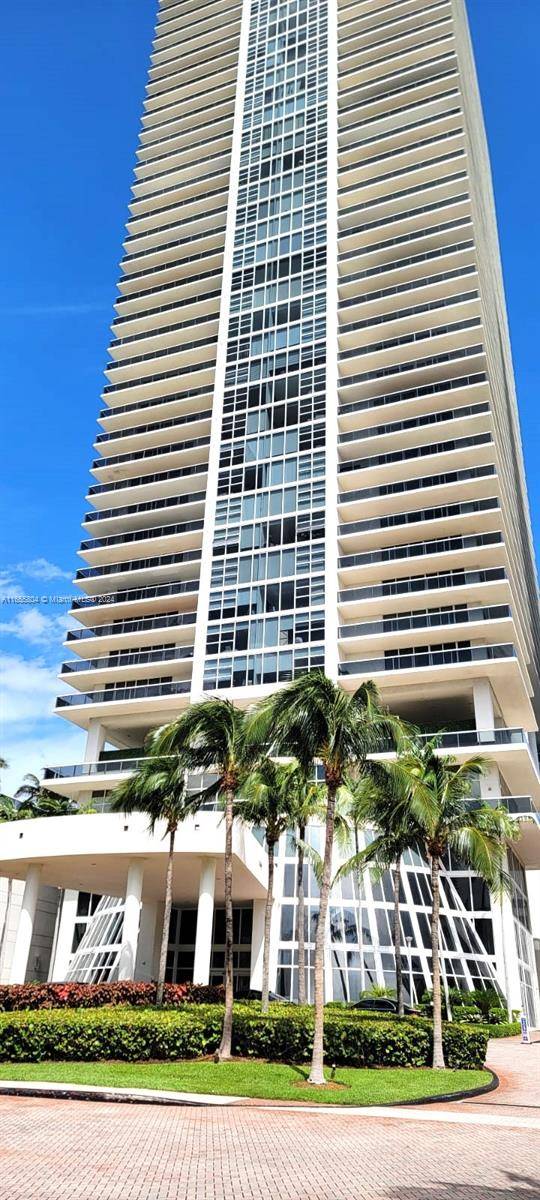 Hallandale Beach, FL 33009,1830 S Ocean Dr #1507