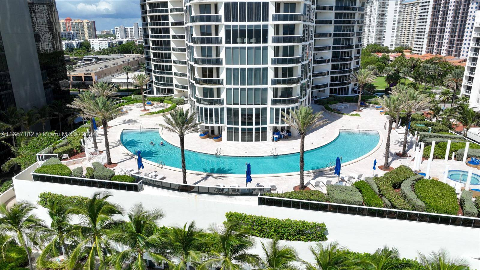 Sunny Isles Beach, FL 33160,17201 Collins Ave #706