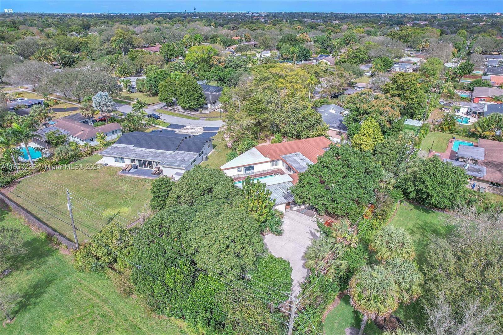 Plantation, FL 33317,600 CAMELLIA COURT