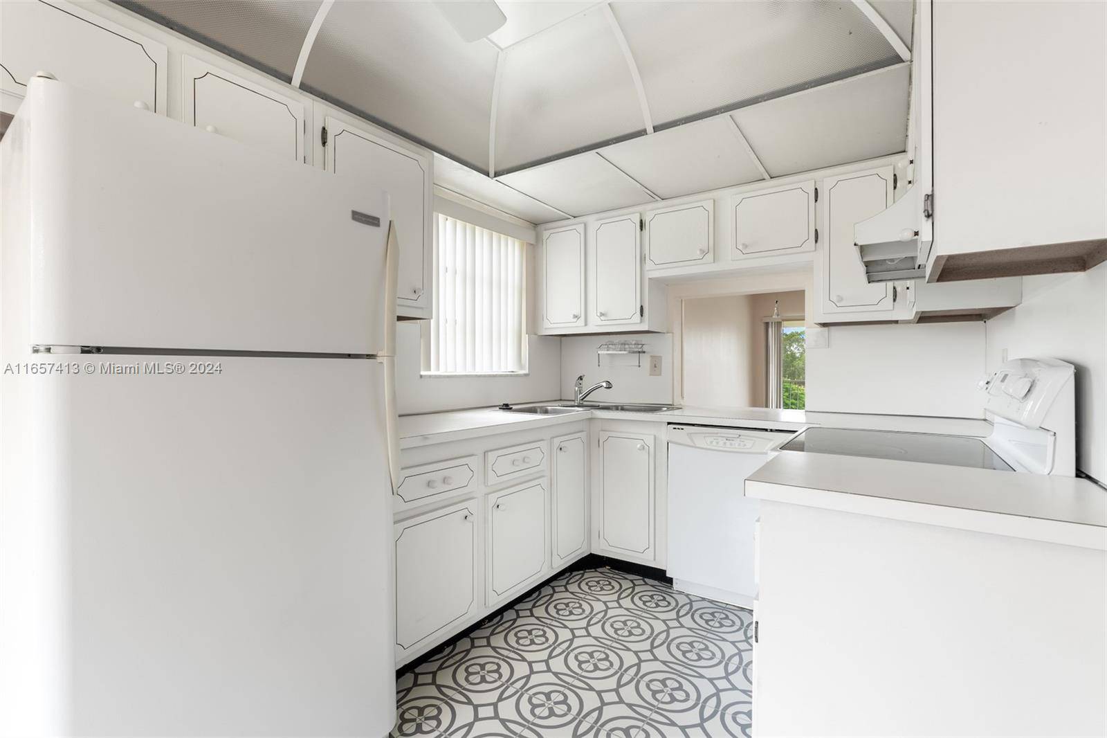 Tamarac, FL 33319,5860 NW 64th Ave #301