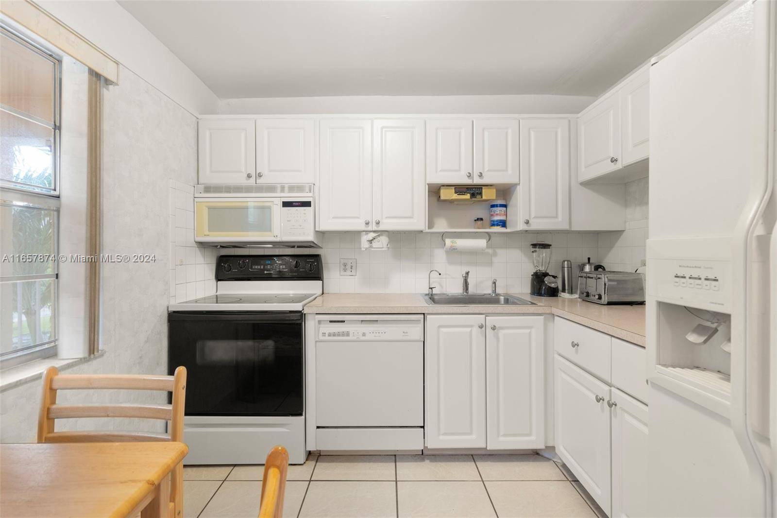 Margate, FL 33063,1040 Country Club Dr #309