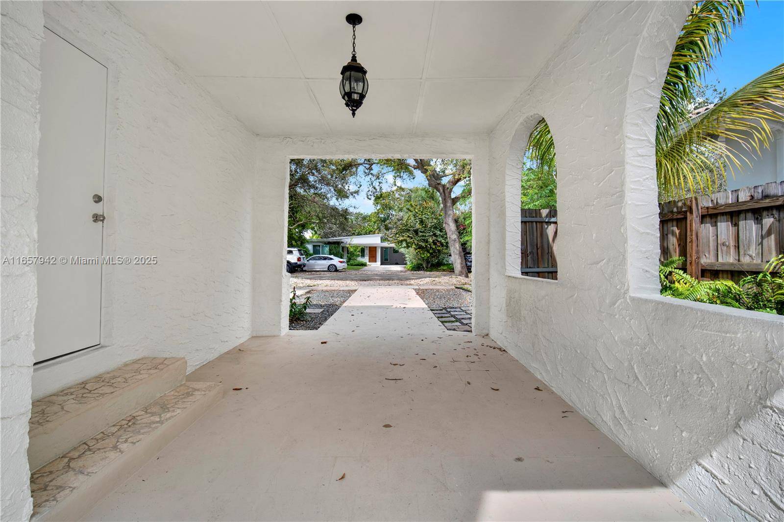 El Portal, FL 33138,276 NE 90th St