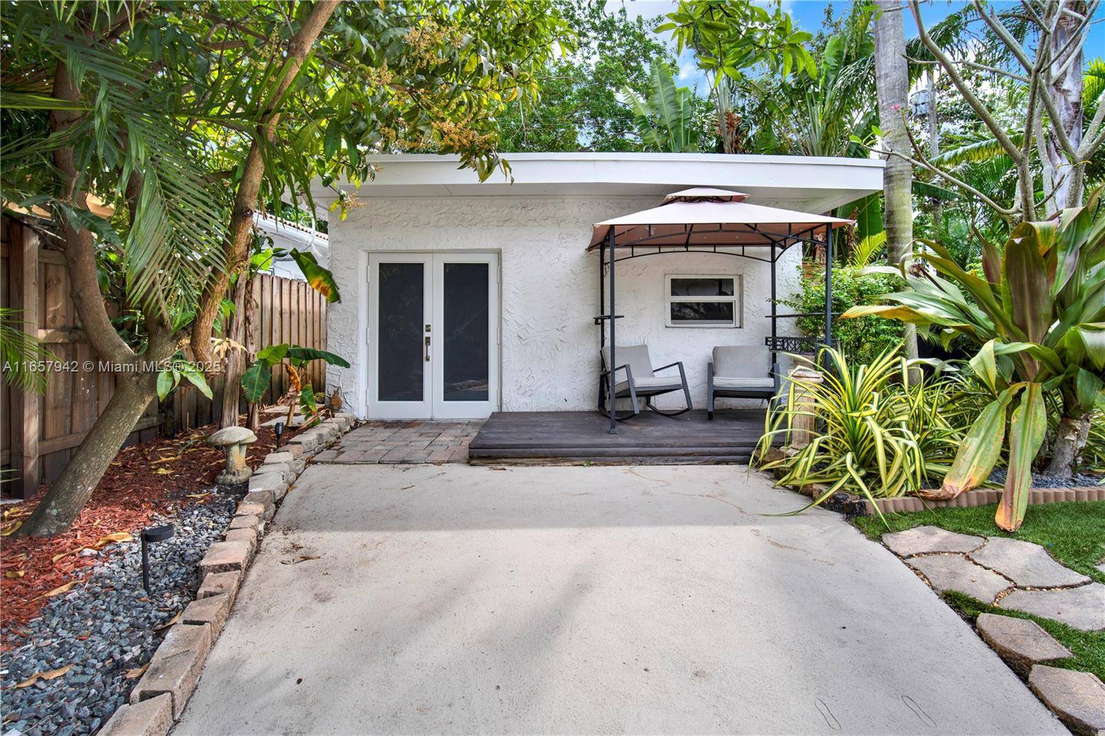 El Portal, FL 33138,276 NE 90th St