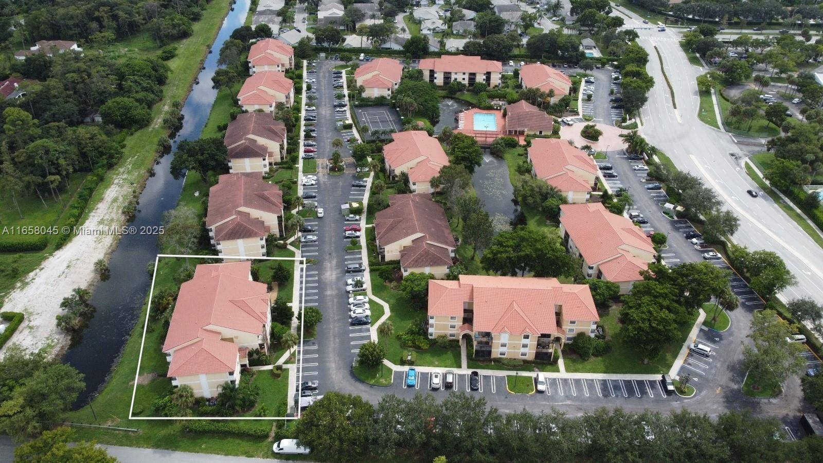 Coral Springs, FL 33067,5801 Riverside Dr #202B3