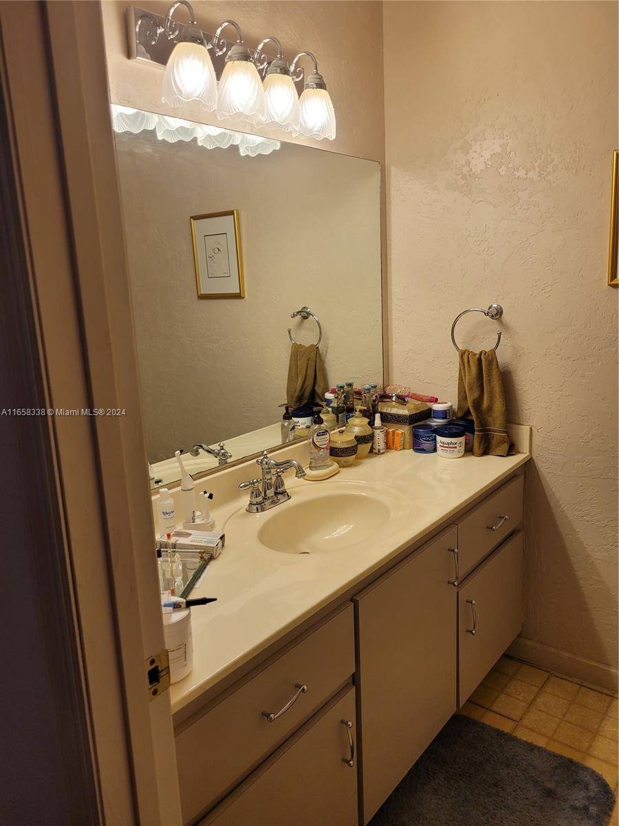 Pembroke Pines, FL 33024,9521 NW 14th Ct #212
