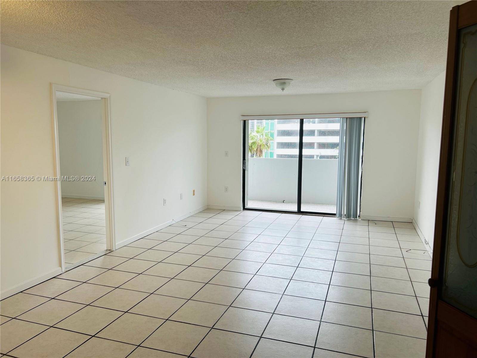 Miami Beach, FL 33141,6725 Harding Ave #407