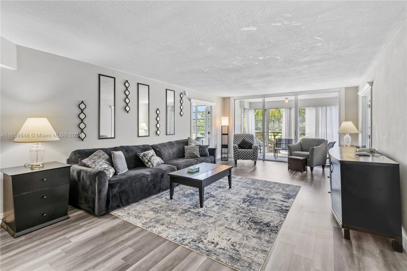 Pompano Beach, FL 33069,3980 Oaks Clubhouse Dr #303